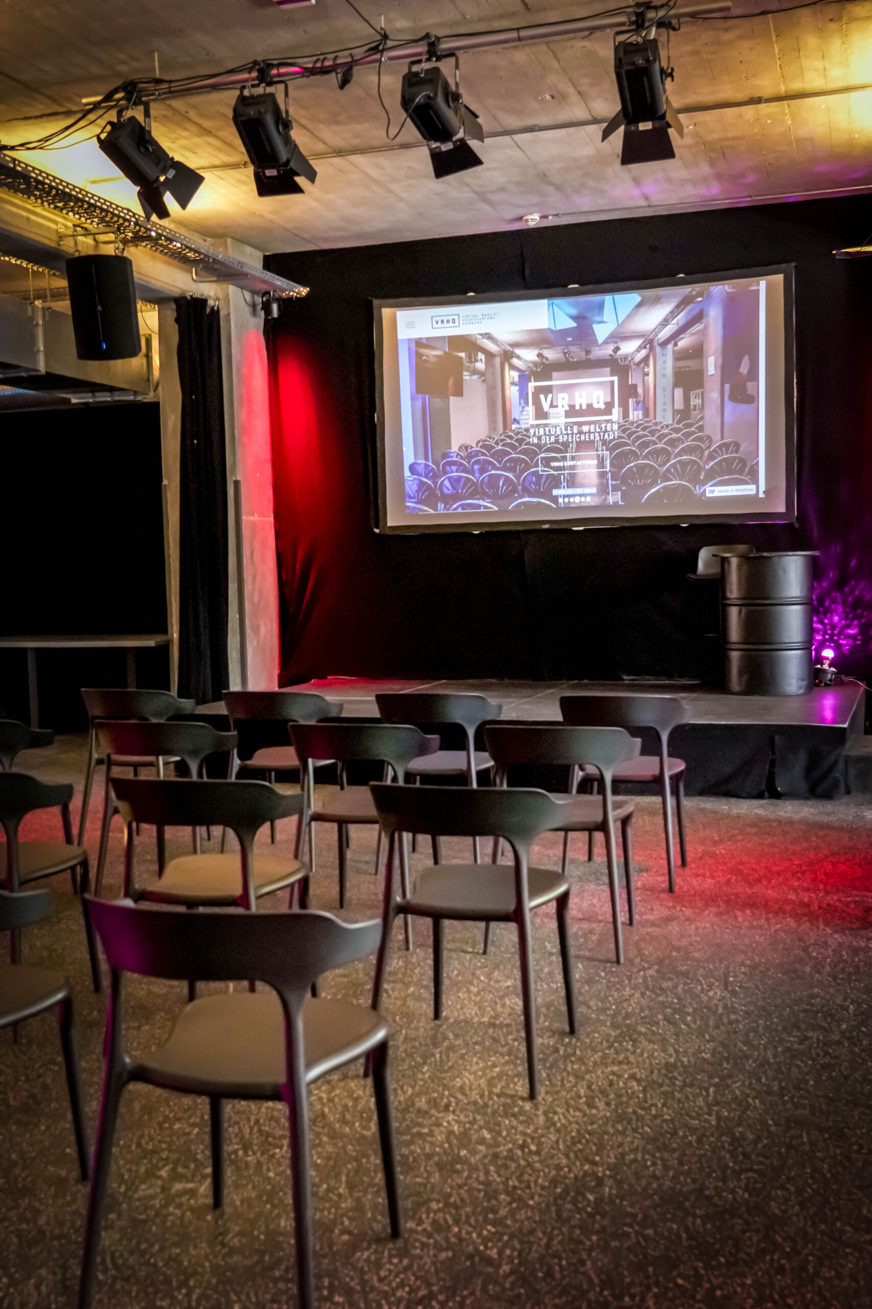 VRHQ Stage